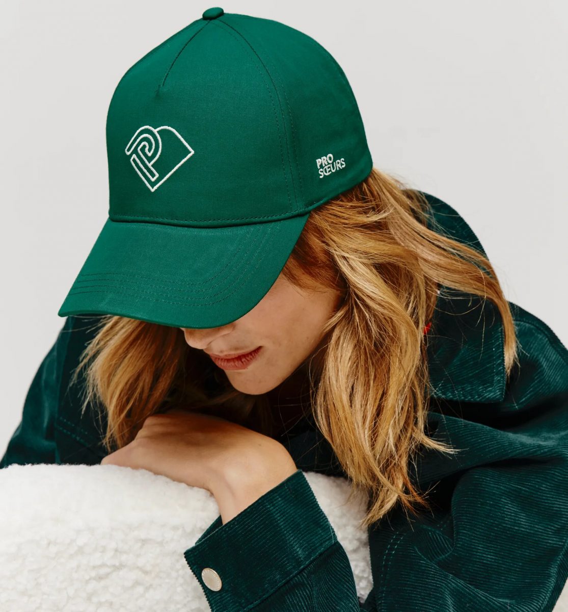 Casquette femme de couleur vert scaled